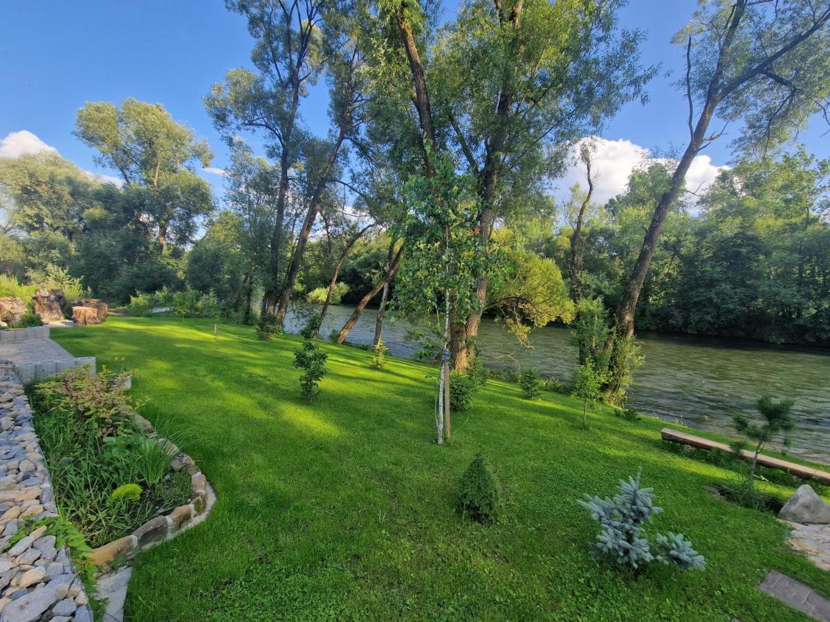 Villa Garden เบเชนยอวา ภายนอก รูปภาพ